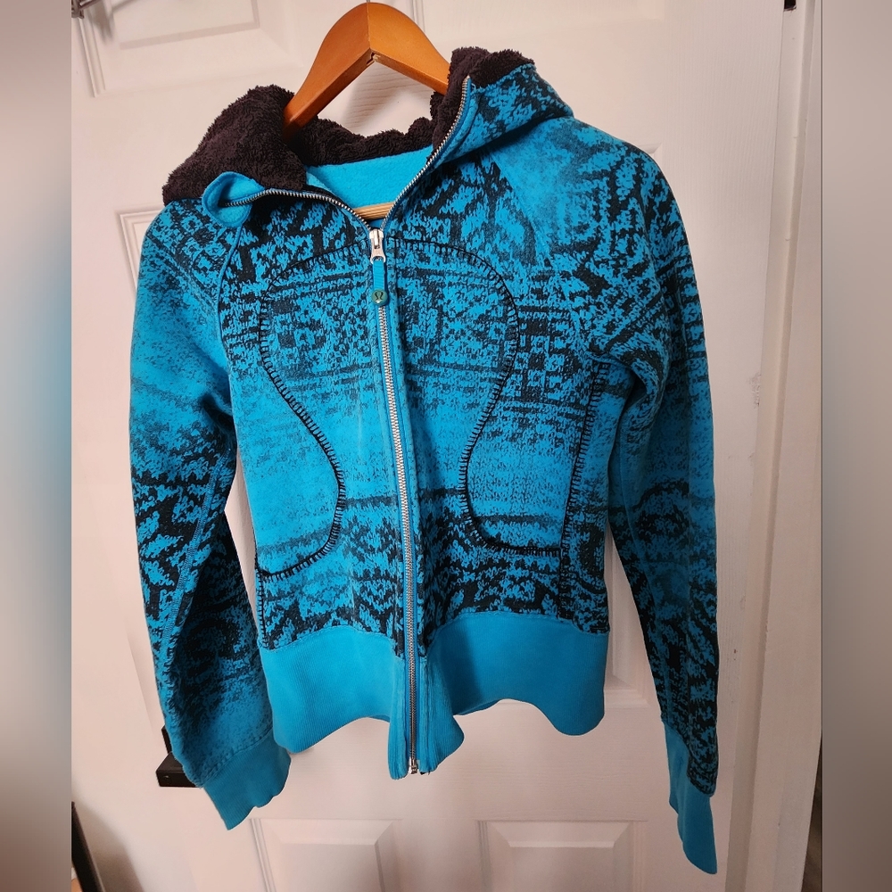 Lululemon Fair Isle Winter Snowflake Blue Fleece Sherpa Hood Scuba Hoodie Size 6